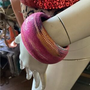 Cara N.Y. Cloth bangle